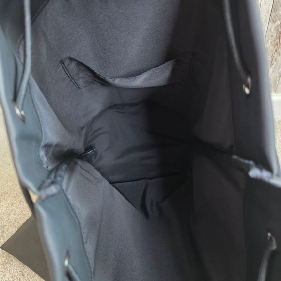 Men's Prada Luna Rossa Ocean Navy Red Drawstring Bag - Picture 7 of 8